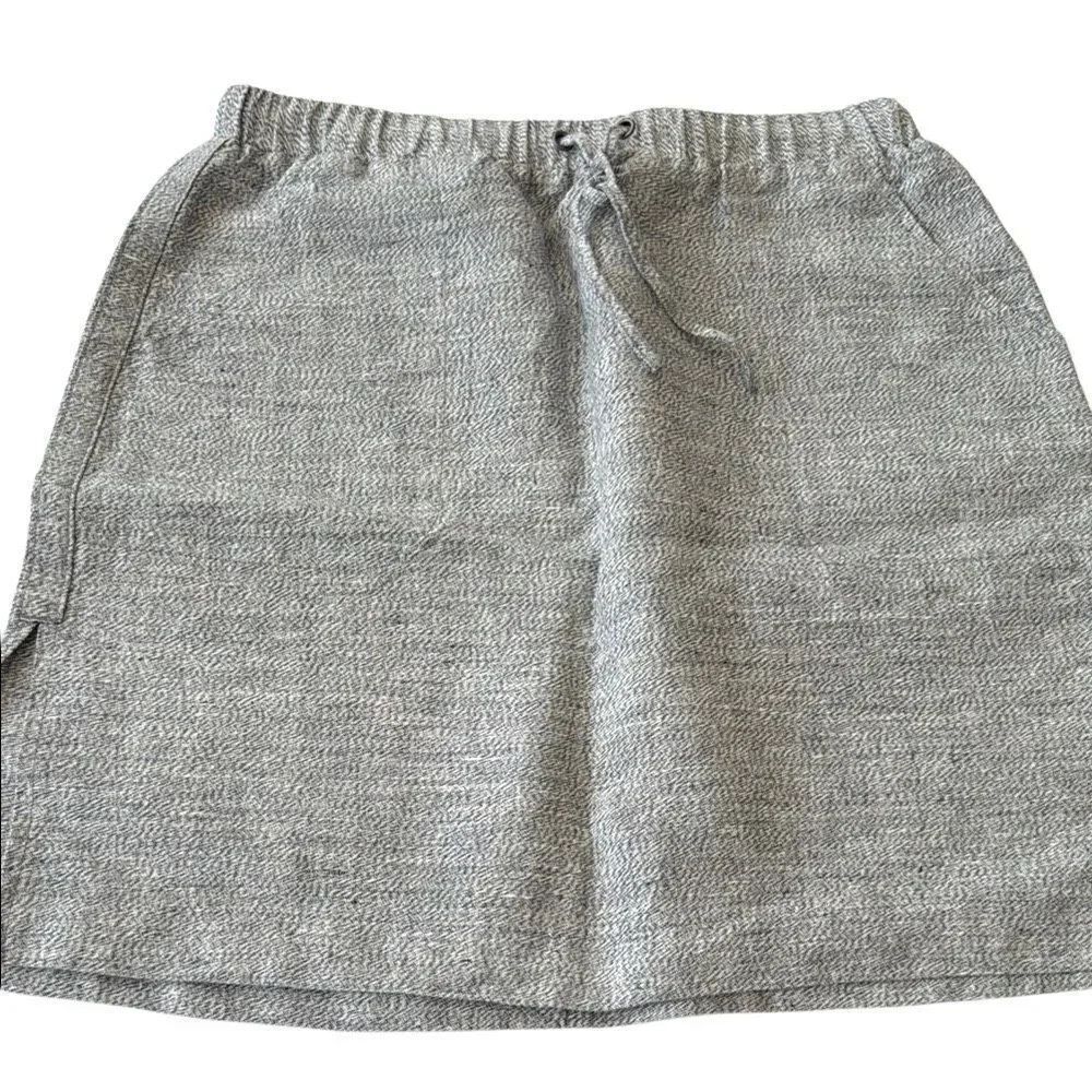 Athleta Gray Skirt with Drawstring – Size S, 3 Pockets, Soft Grey Stretch Fabric
